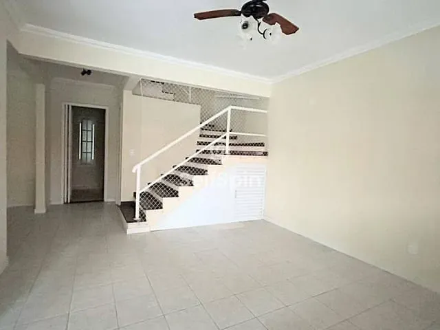 Casa 4 quartos e 2 banheiros, para alugar, no bairro Camboinhas em Niterói