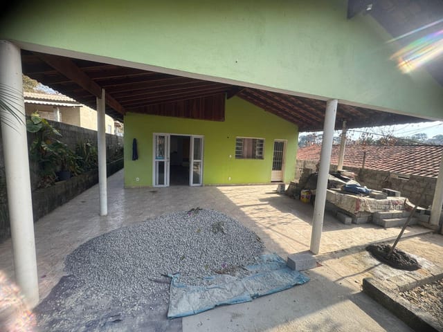 Casa 4 quartos e 3 banheiros, à venda, no bairro Mantiqueira em Extrema