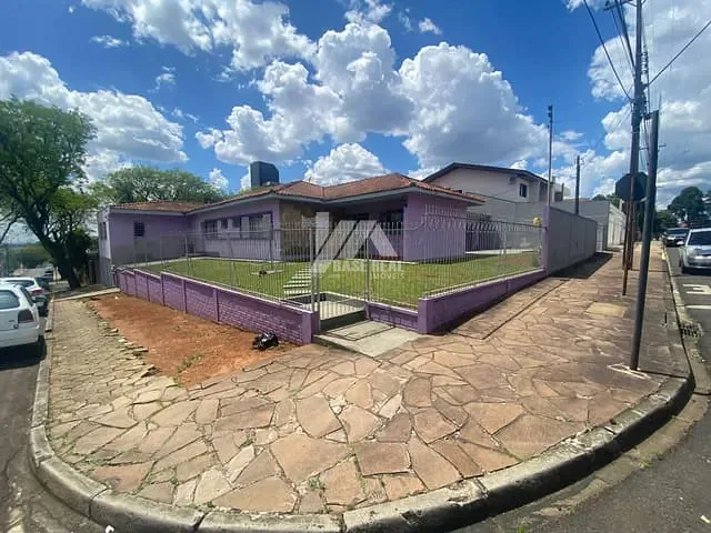 Casa com 235m² 3 quartos e 3 banheiros, à venda, no bairro Centro em Guarapuava
