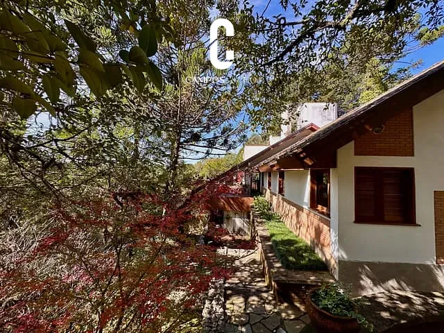 Casa com 9050m² 6 quartos e 9 banheiros, à venda, no bairro Vila Sylvia em Campos do Jordão