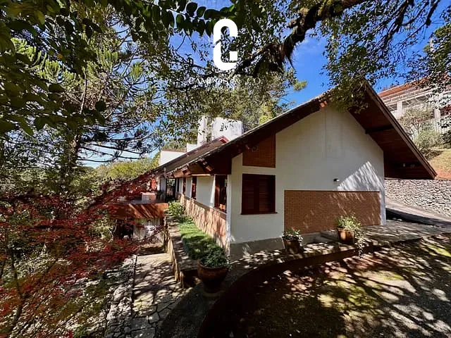 Casa com 9050m² 6 quartos e 9 banheiros, à venda, no bairro Vila Sylvia em Campos do Jordão