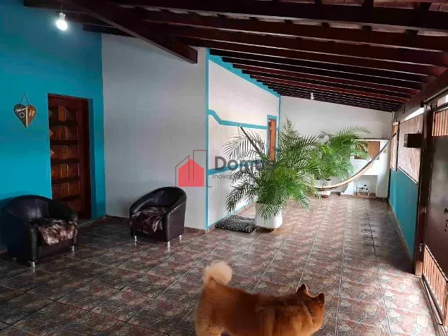 Casa com 300m² 3 quartos e 2 banheiros, à venda, no bairro Crispim em Pindamonhangaba
