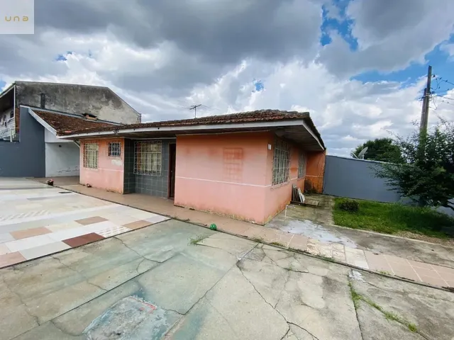 Casa com 240m² 3 quartos e 1 banheiro, à venda, no bairro Pinheirinho em Curitiba
