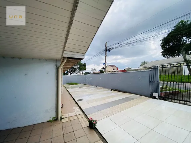 Casa com 240m² 3 quartos e 1 banheiro, à venda, no bairro Pinheirinho em Curitiba