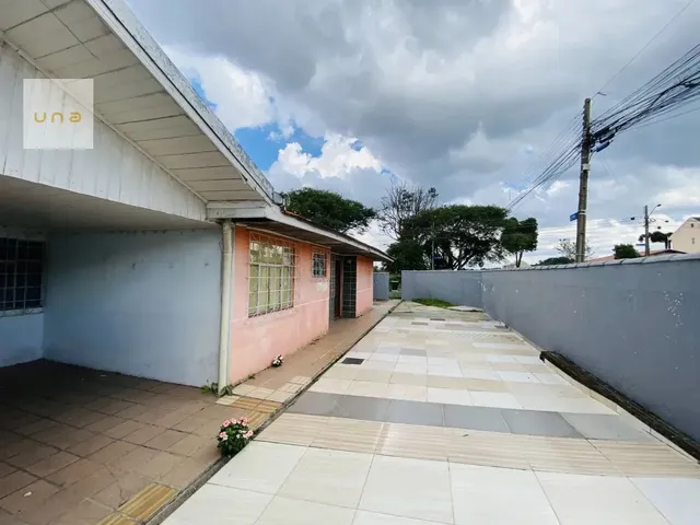 Casa com 240m² 3 quartos e 1 banheiro, à venda, no bairro Pinheirinho em Curitiba