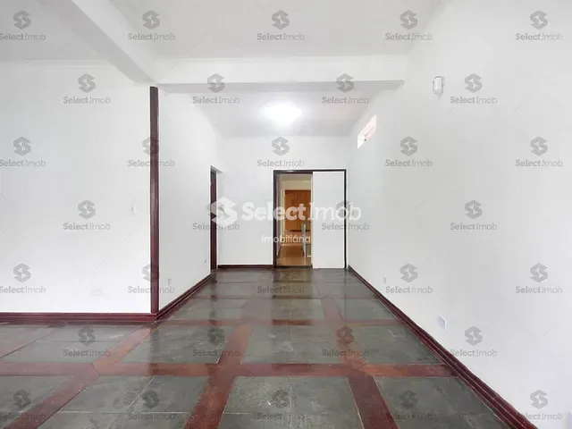Casa com 500m², à venda, no bairro Vila Nossa Senhora das Vitórias em Mauá