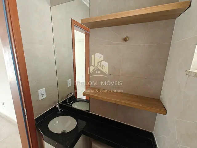 Casa 2 quartos e 3 banheiros, à venda, no bairro Piratininga (Venda Nova) em Belo Horizonte