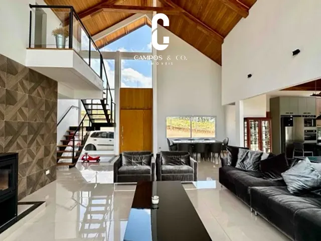 Casa com 1104m² 4 quartos e 5 banheiros, à venda, no bairro Alto do Capivari em Campos do Jordão