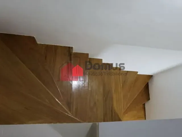 Casa à venda, no bairro Jardim Colônia em Jacareí