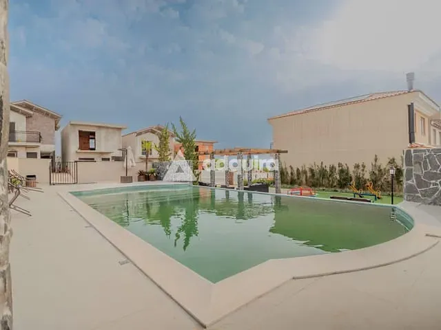 Casa com 146m² 3 quartos e 2 banheiros, à venda, no bairro Colônia Dona Luíza em Ponta Grossa
