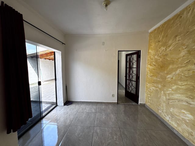 Casa com 253m² 2 quartos e 1 banheiro, à venda, no bairro Parque Valença I em Campinas