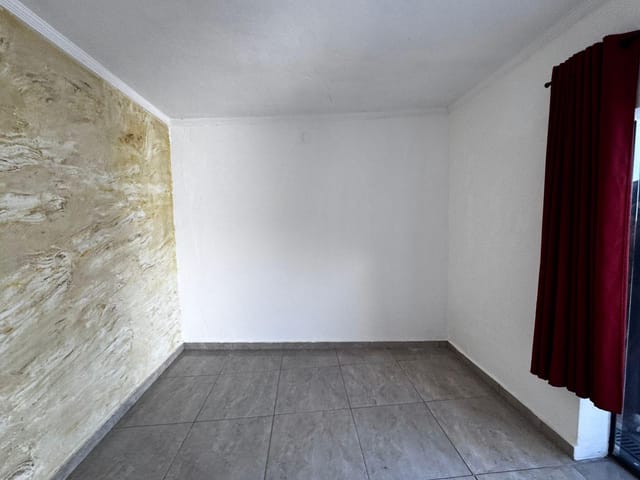 Casa com 253m² 2 quartos e 1 banheiro, à venda, no bairro Parque Valença I em Campinas