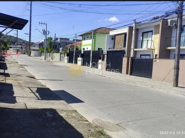 Casa com 295m², à venda, no bairro Boehmerwald em Joinville