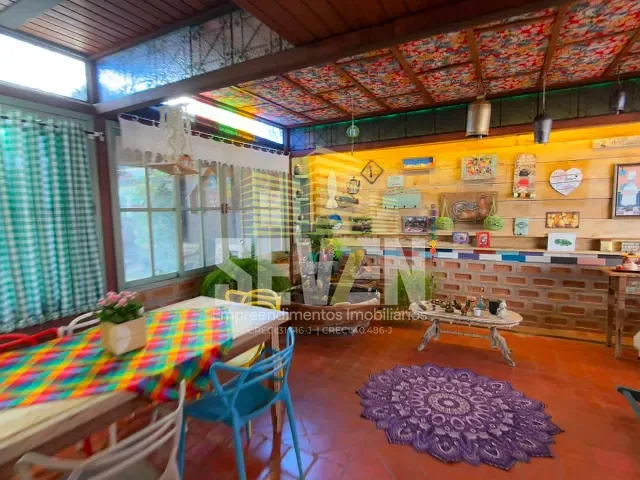 Casa com 600m² 2 quartos e 3 banheiros, à venda, no bairro Riviera do Tietê em Arealva