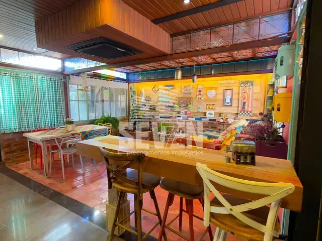 Casa com 600m² 2 quartos e 3 banheiros, à venda, no bairro Riviera do Tietê em Arealva