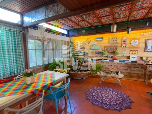 Casa com 600m² 2 quartos e 3 banheiros, à venda, no bairro Riviera do Tietê em Arealva