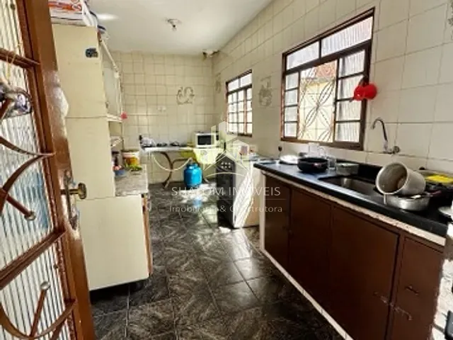 Casa 3 quartos e 2 banheiros, à venda, no bairro Piratininga (Venda Nova) em Belo Horizonte
