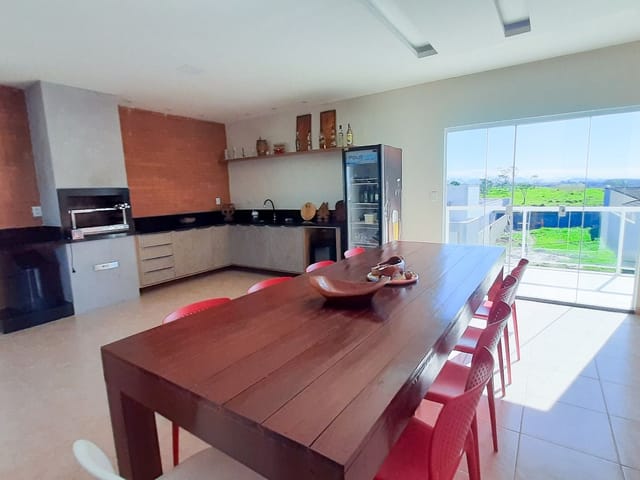 Casa com 403m² 4 quartos e 4 banheiros, à venda, no bairro Vale dos Cristais em Macaé