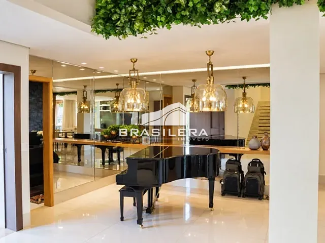 Casa com 1100m² 4 quartos e 6 banheiros, à venda, no bairro Jardins Paris em Goiânia