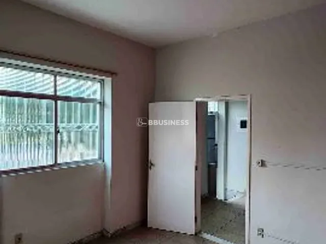 Casa 2 quartos e 2 banheiros, à venda, no bairro Centro em Campos dos Goytacazes