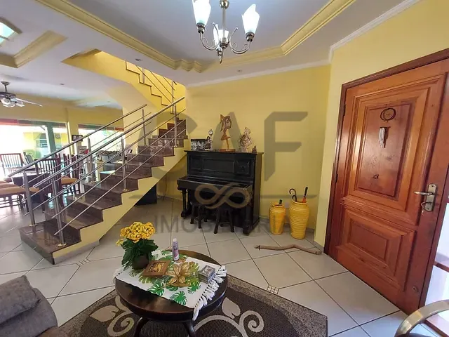 Casa com 490m² 4 quartos e 6 banheiros, à venda, no bairro Jardim Bela Vista em Jaguariúna