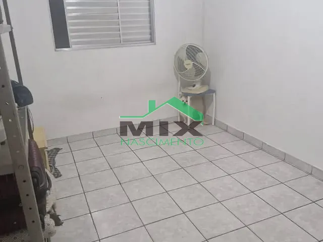 Casa 2 quartos e 2 banheiros, à venda, no bairro Taboão em Diadema
