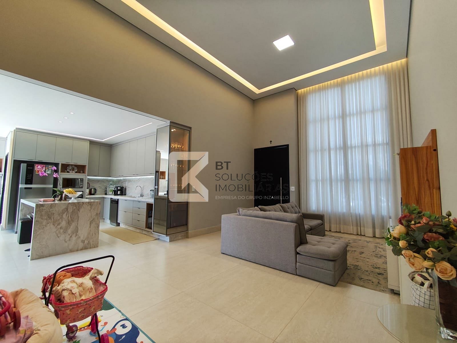 Casa, 3 quartos, 211 m² - Foto 3