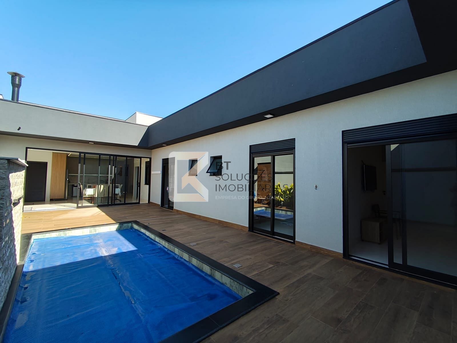 Casa, 3 quartos, 211 m² - Foto 1