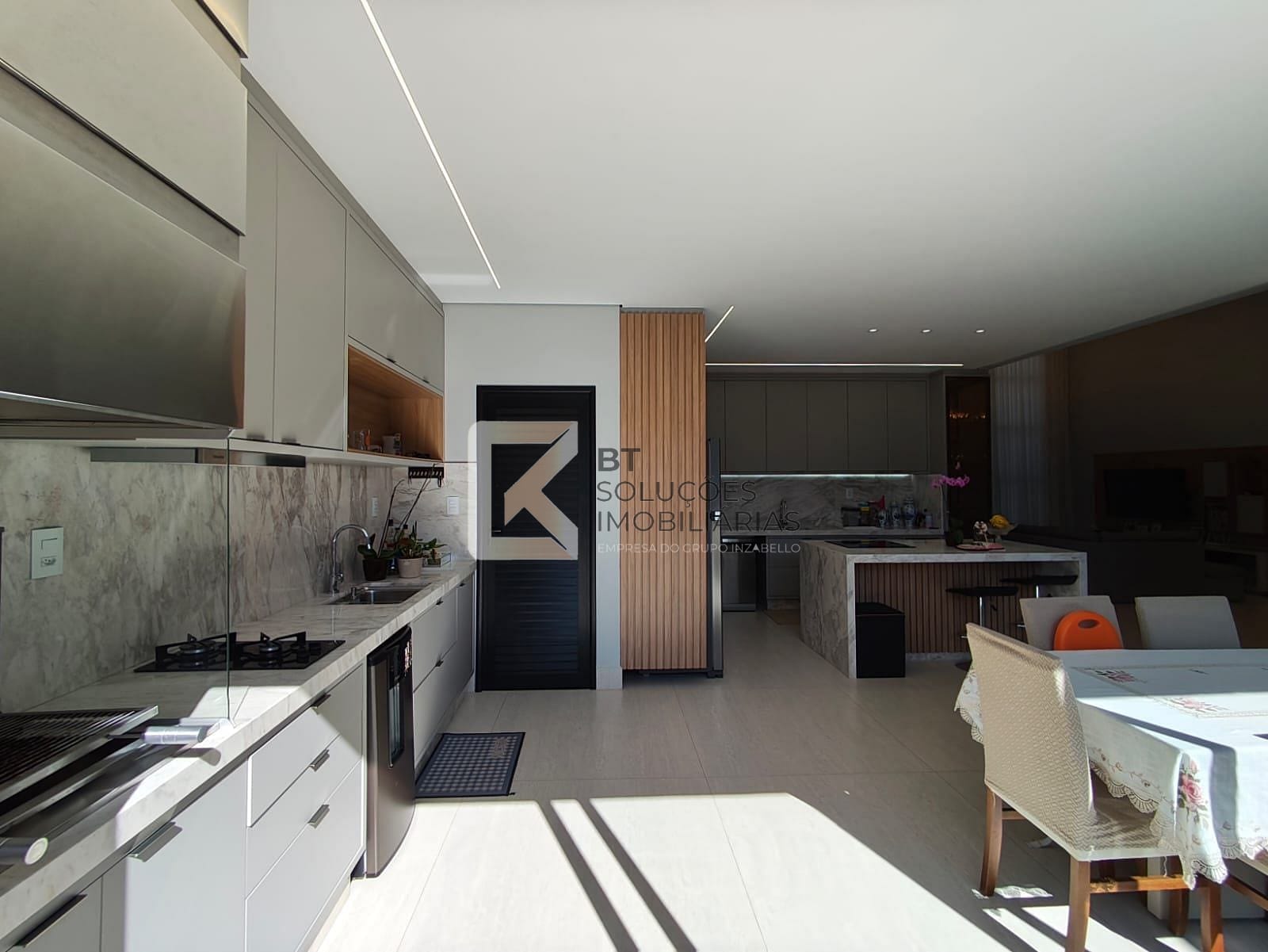 Casa, 3 quartos, 211 m² - Foto 9