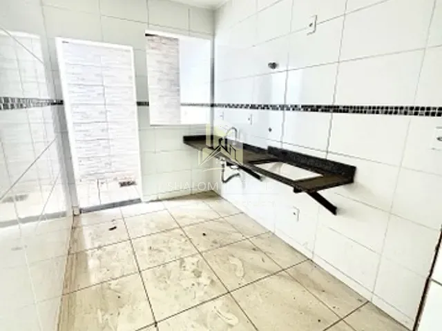 Casa 4 quartos e 2 banheiros, à venda, no bairro Piratininga (Venda Nova) em Belo Horizonte