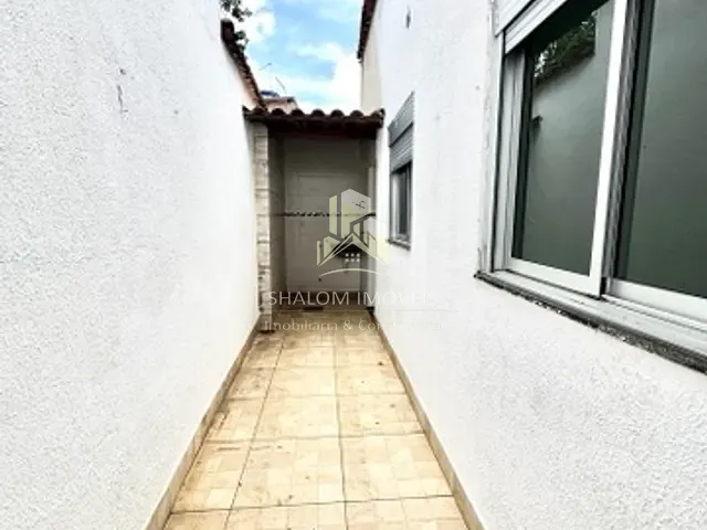 Casa 4 quartos e 2 banheiros, à venda, no bairro Piratininga (Venda Nova) em Belo Horizonte