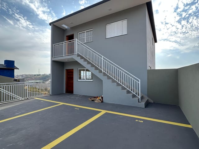 Casa 2 quartos e 1 banheiro, à venda, no bairro Jardim Olivotti em Extrema