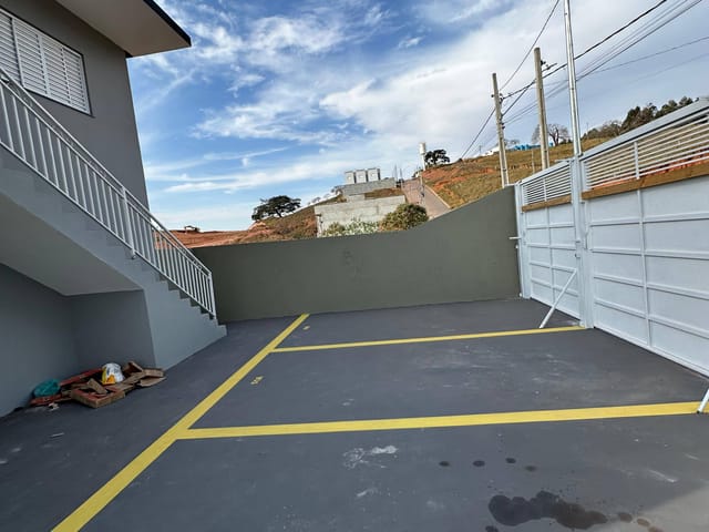Casa 2 quartos e 1 banheiro, à venda, no bairro Jardim Olivotti em Extrema