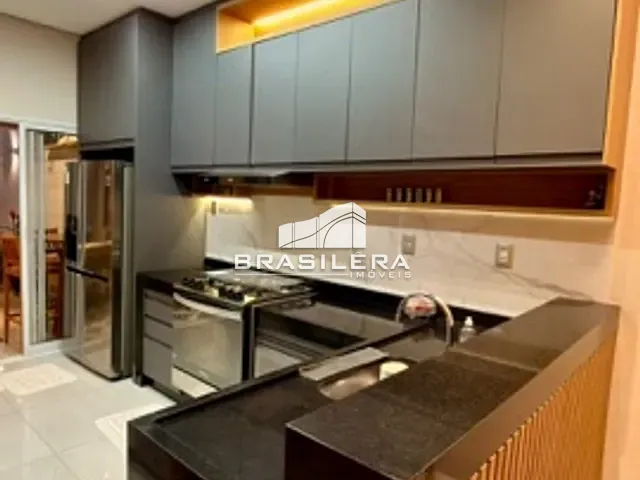 Casa 3 quartos e 4 banheiros, à venda, no bairro Jardim Atlântico em Goiânia