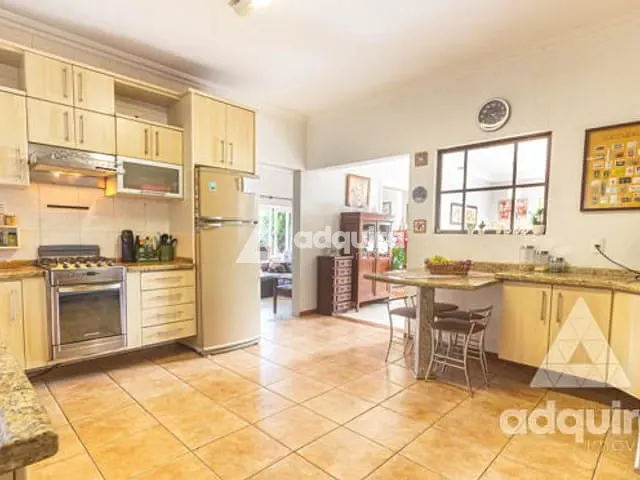 Sobrado com 525m² 4 quartos e 6 banheiros, à venda, no bairro Estrela em Ponta Grossa