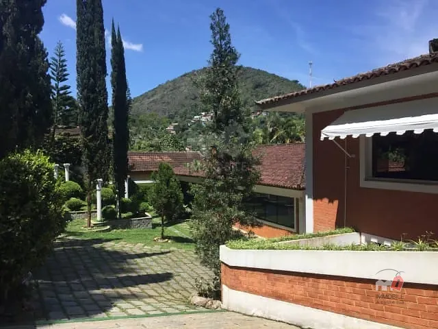 Casa com 5477m², à venda, no bairro Quitandinha em Petrópolis