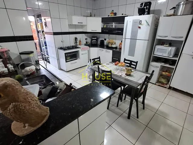 Casa com 360m² 2 quartos e 1 banheiro, à venda, no bairro Pozzobon em Votuporanga