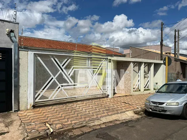 Casa 2 quartos e 3 banheiros, à venda, no bairro Parque Alto Sumaré em Bauru