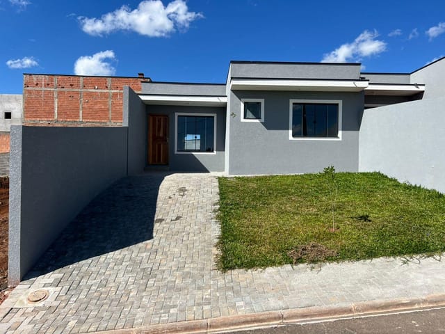 Foto do Casa - CASA COM 03 DORMITÓRIOS LOCALIZADA NO RINCÃO EM COLOMBO POR R$420.000,00 | Azos imóveis
