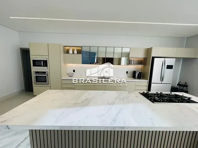 Casa com 1500m² 5 quartos e 8 banheiros, à venda, no bairro Condomínio de Sítios Talismã em Guapó