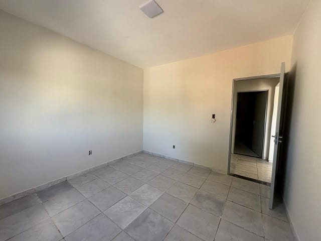 Casa com 200m² 2 quartos e 1 banheiro, à venda, no bairro Santa Clara em Campinas