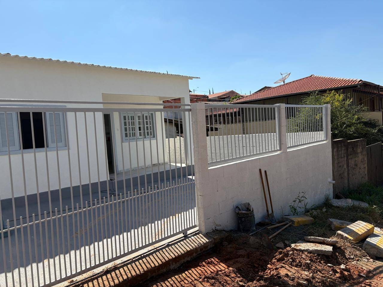 Casa para alugar com 2 quartos, 100m² - Foto 2