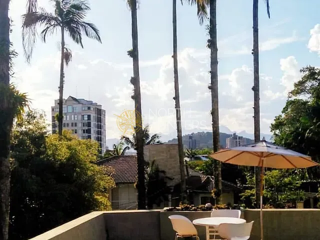 Casa com 547m² 5 quartos e 3 banheiros, à venda, no bairro Saguaçu em Joinville