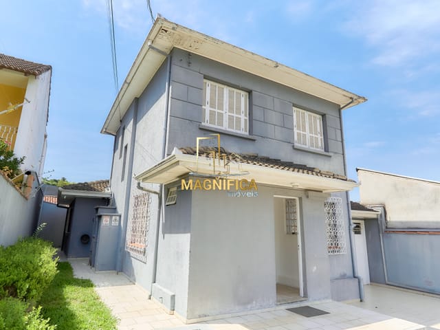 Casa 4 quartos e 4 banheiros, à venda, no bairro Campina do Siqueira em Curitiba