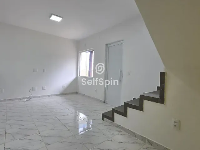 Casa 2 quartos e 2 banheiros, para alugar, no bairro Jardim Atlântico Oeste (Itaipuaçu) em Maricá