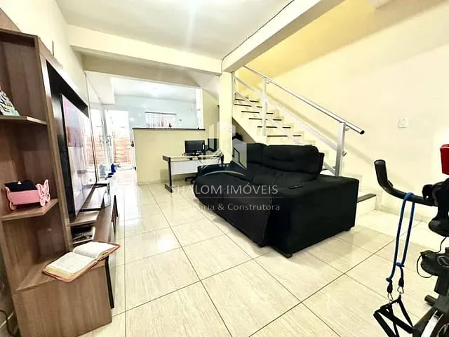 Casa com 110m² 3 quartos e 2 banheiros, à venda, no bairro Parque Xangri-Lá em Contagem