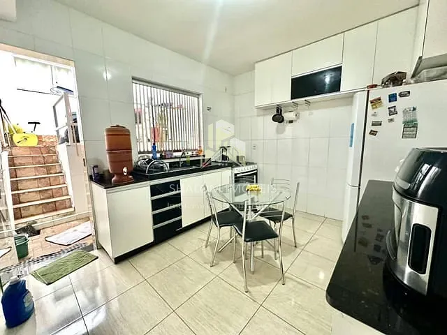 Casa com 110m² 3 quartos e 2 banheiros, à venda, no bairro Parque Xangri-Lá em Contagem