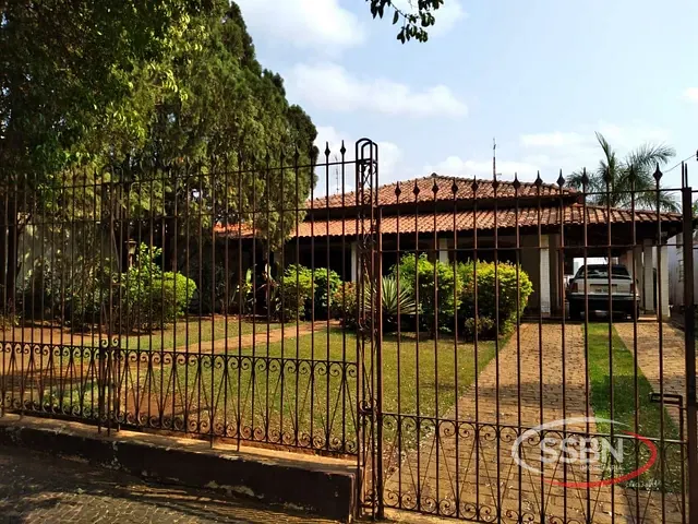 Casa com 800m² 4 quartos e 2 banheiros, à venda ou para alugar, no bairro Centro em Nova Odessa