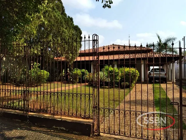 Casa com 800m² 4 quartos e 2 banheiros, à venda ou para alugar, no bairro Centro em Nova Odessa