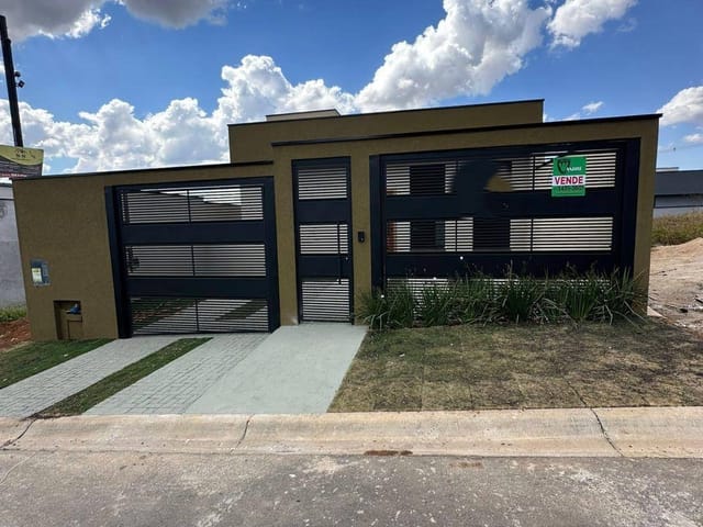 Casa com 200m² 3 quartos e 2 banheiros, à venda, no bairro Sierra em Extrema